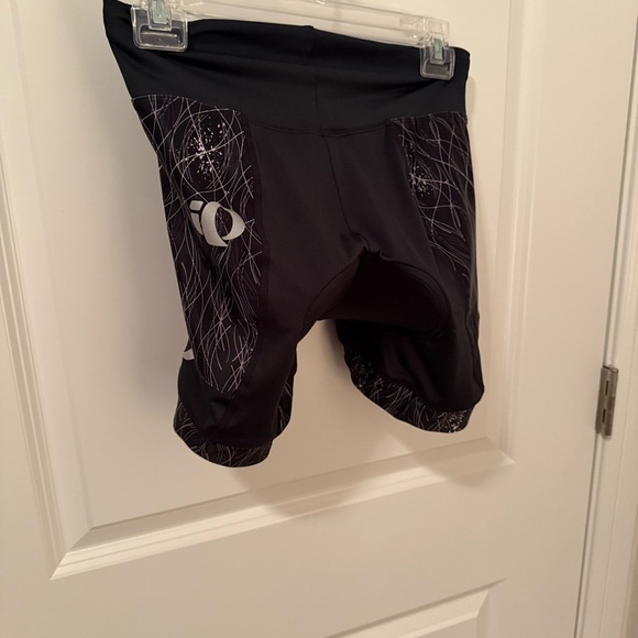 Pearl Izumi Black Patterned Bike Shorts - Picture 4 of 8
